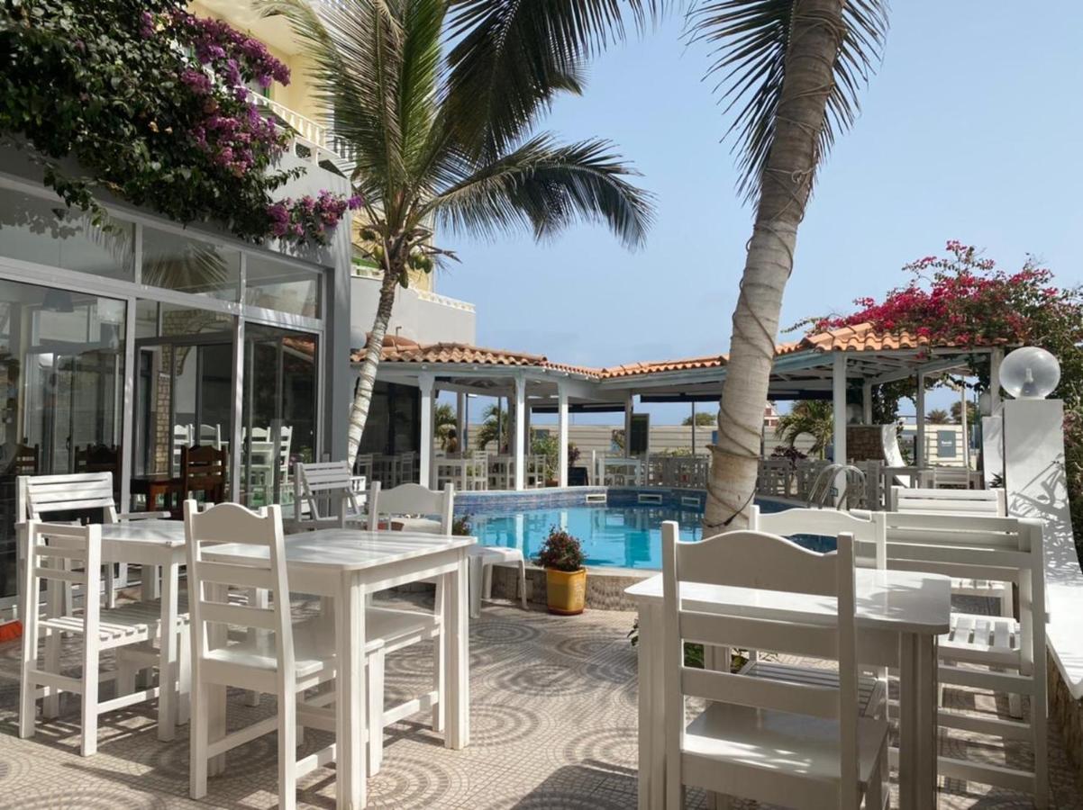 Aparthotel Nhaterra Santa Maria Bagian luar foto