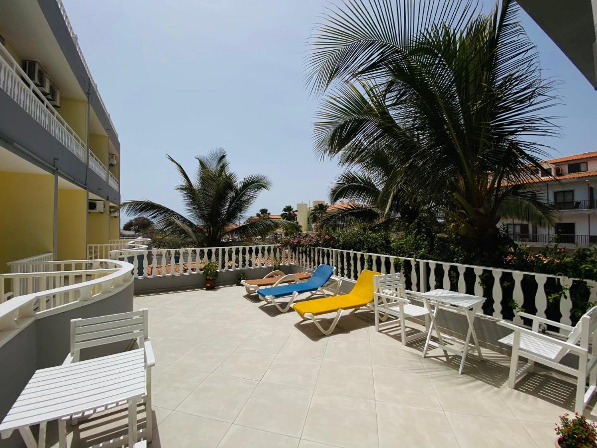 Aparthotel Nhaterra Santa Maria Bagian luar foto