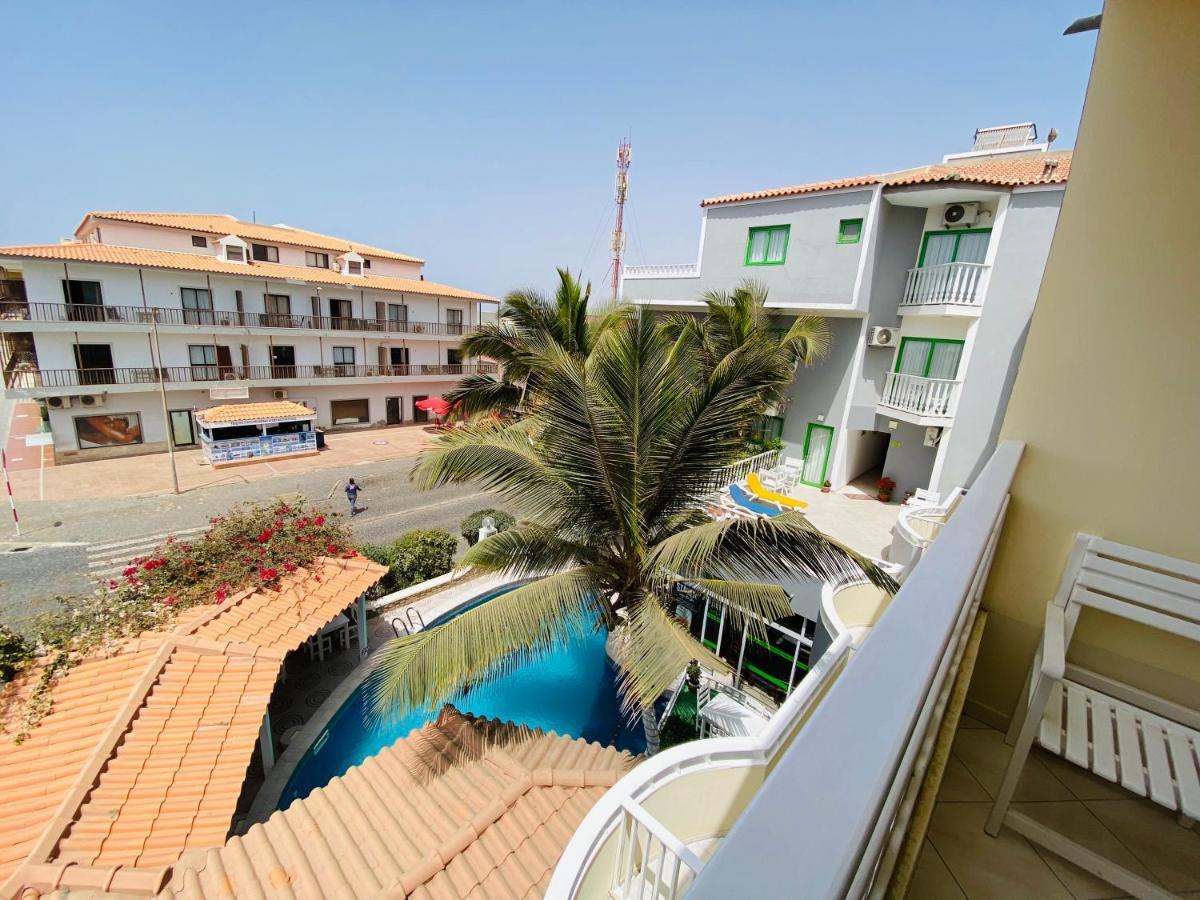 Aparthotel Nhaterra Santa Maria Bagian luar foto