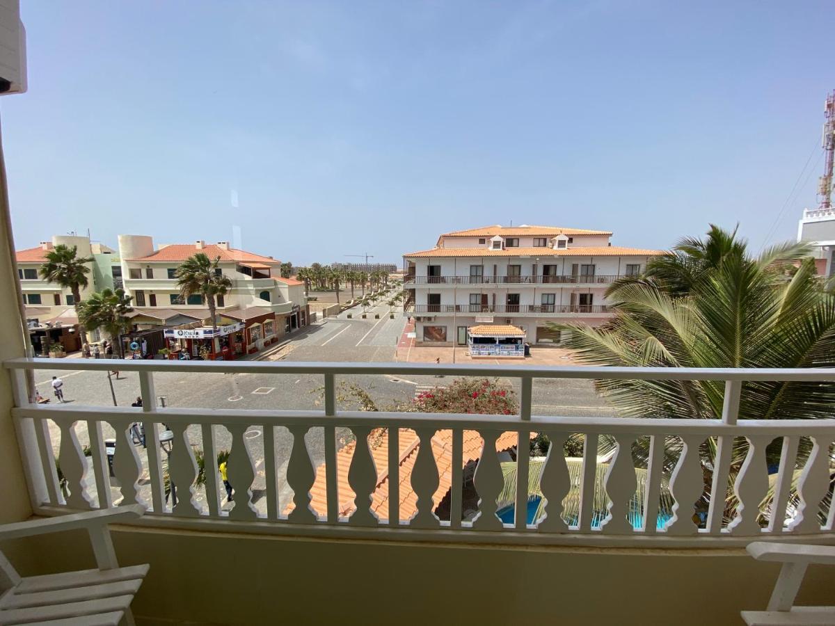 Aparthotel Nhaterra Santa Maria Bagian luar foto