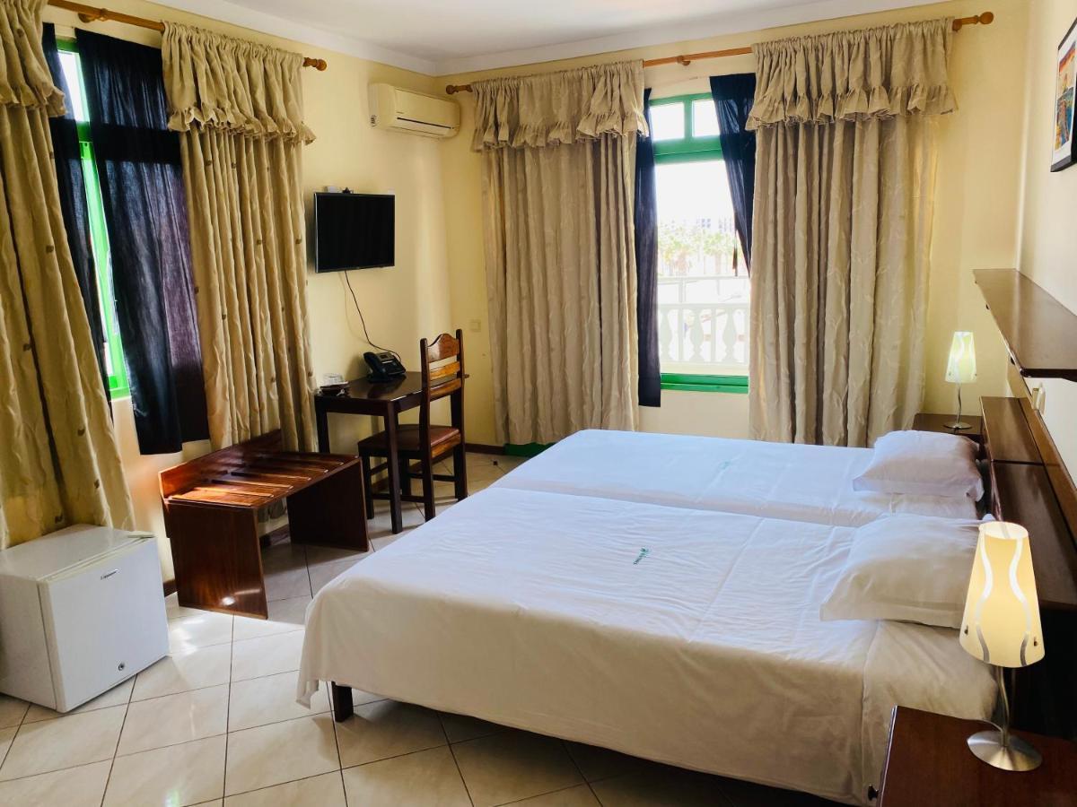 Aparthotel Nhaterra Santa Maria Bagian luar foto