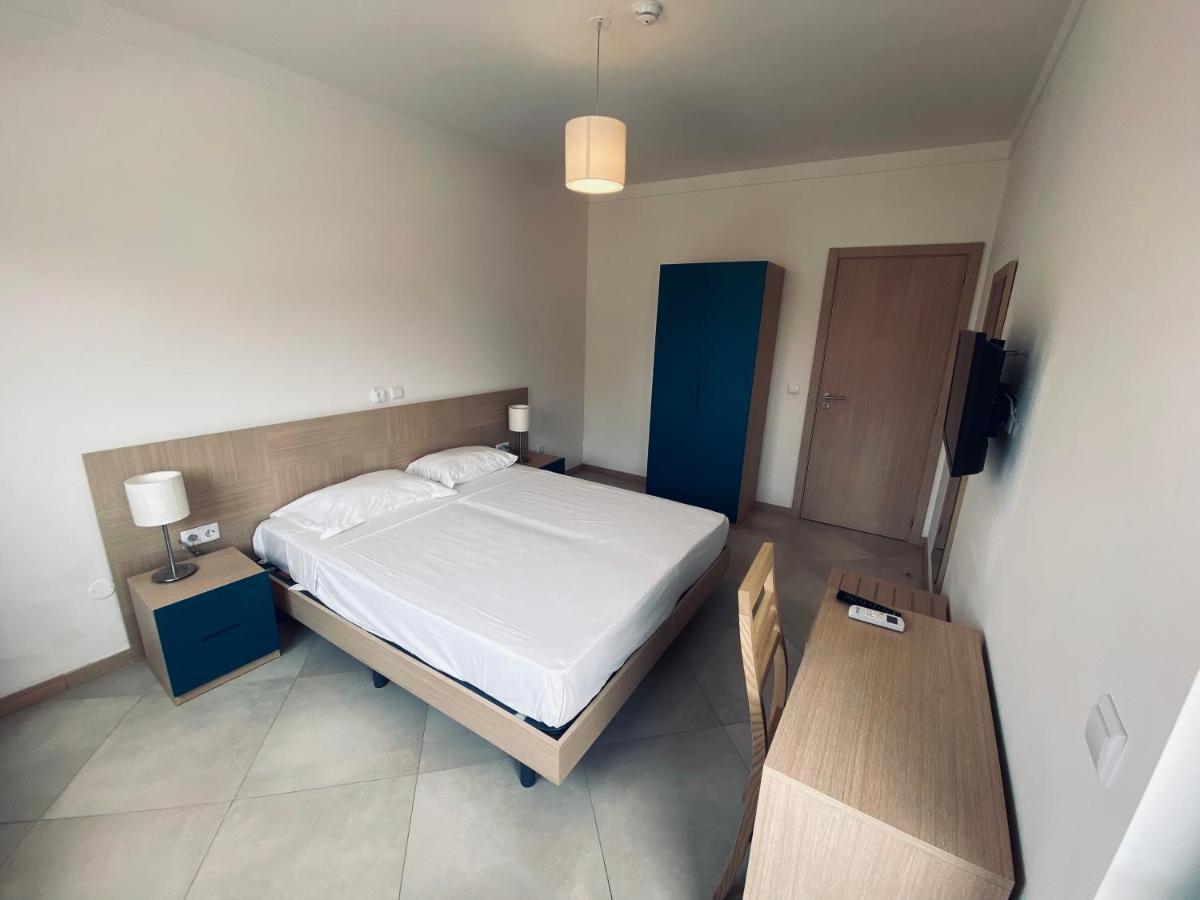 Aparthotel Nhaterra Santa Maria Bagian luar foto